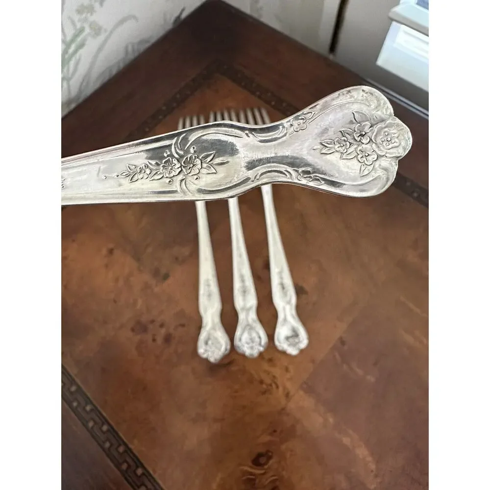 SET OF 4~ WM Rogers MFG Co. Extra Silver Plate Original Rogers 7.5